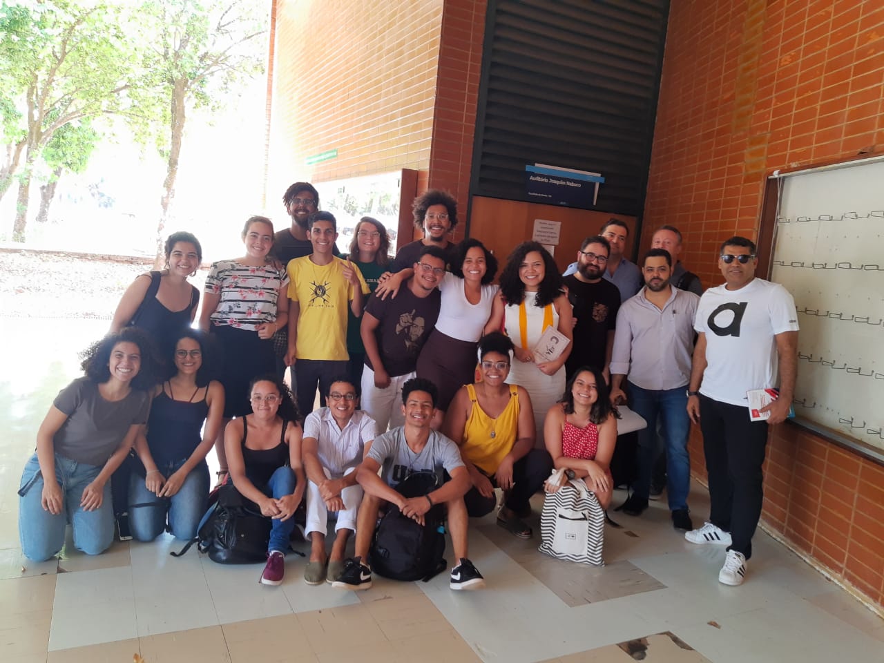 Representantes do CaDi, Maré UnB e Instituto Esperança Garcia